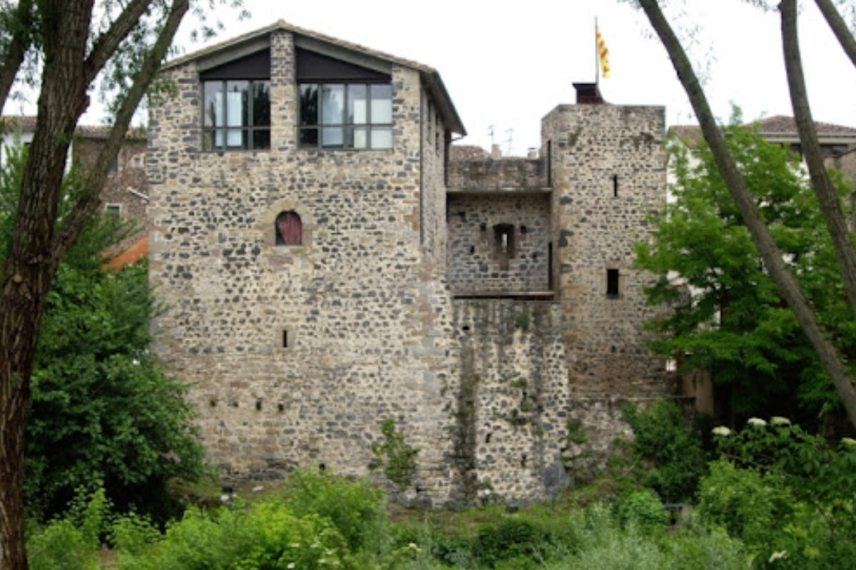 Castell Mediaval Estada Juvinyà